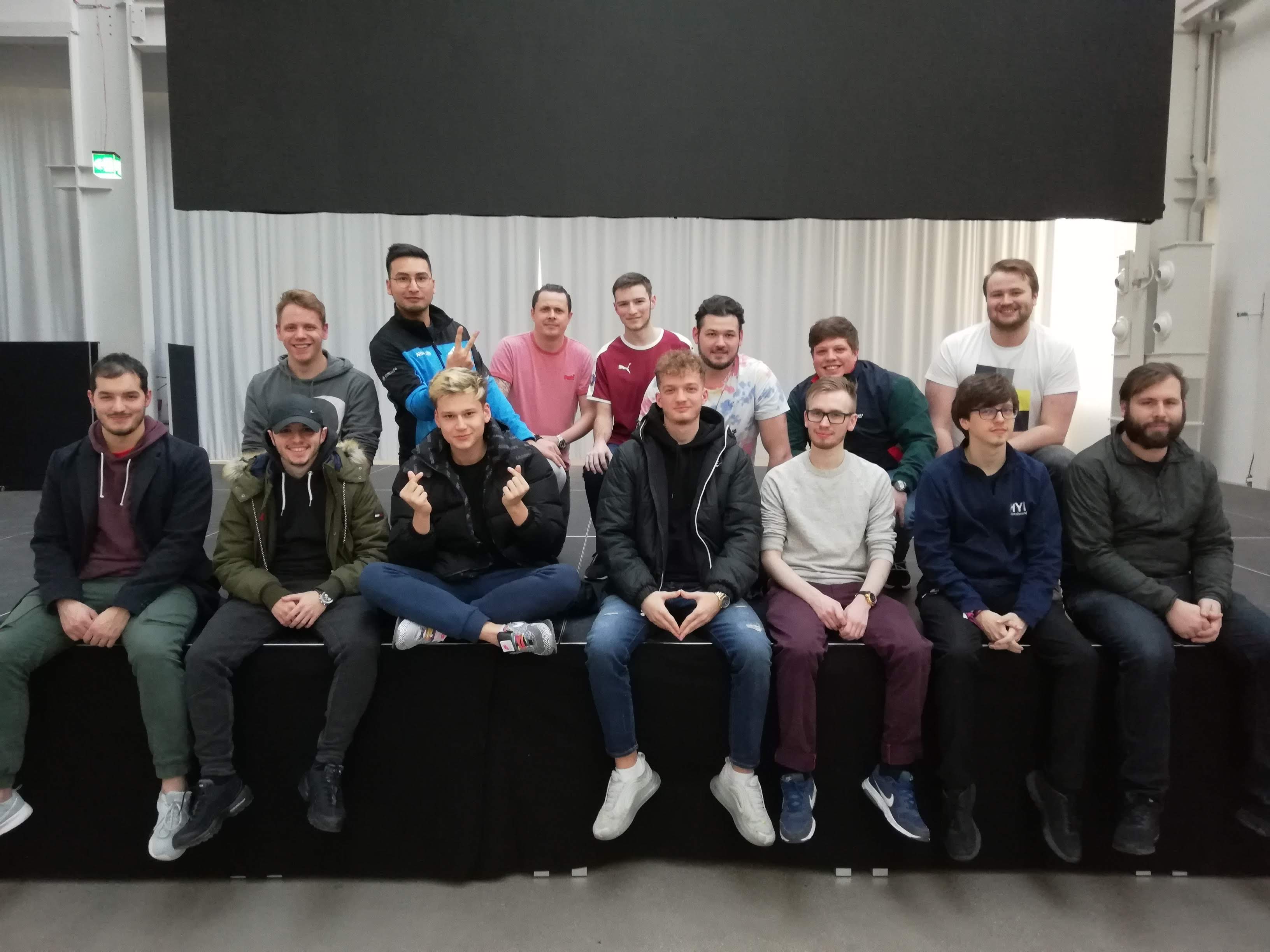 Ein Bild von allen Spielern, welche mitgemacht haben am Bootcamp für die RedBull unEversE 2020.